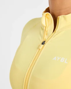 Enhance Seamless Jacket