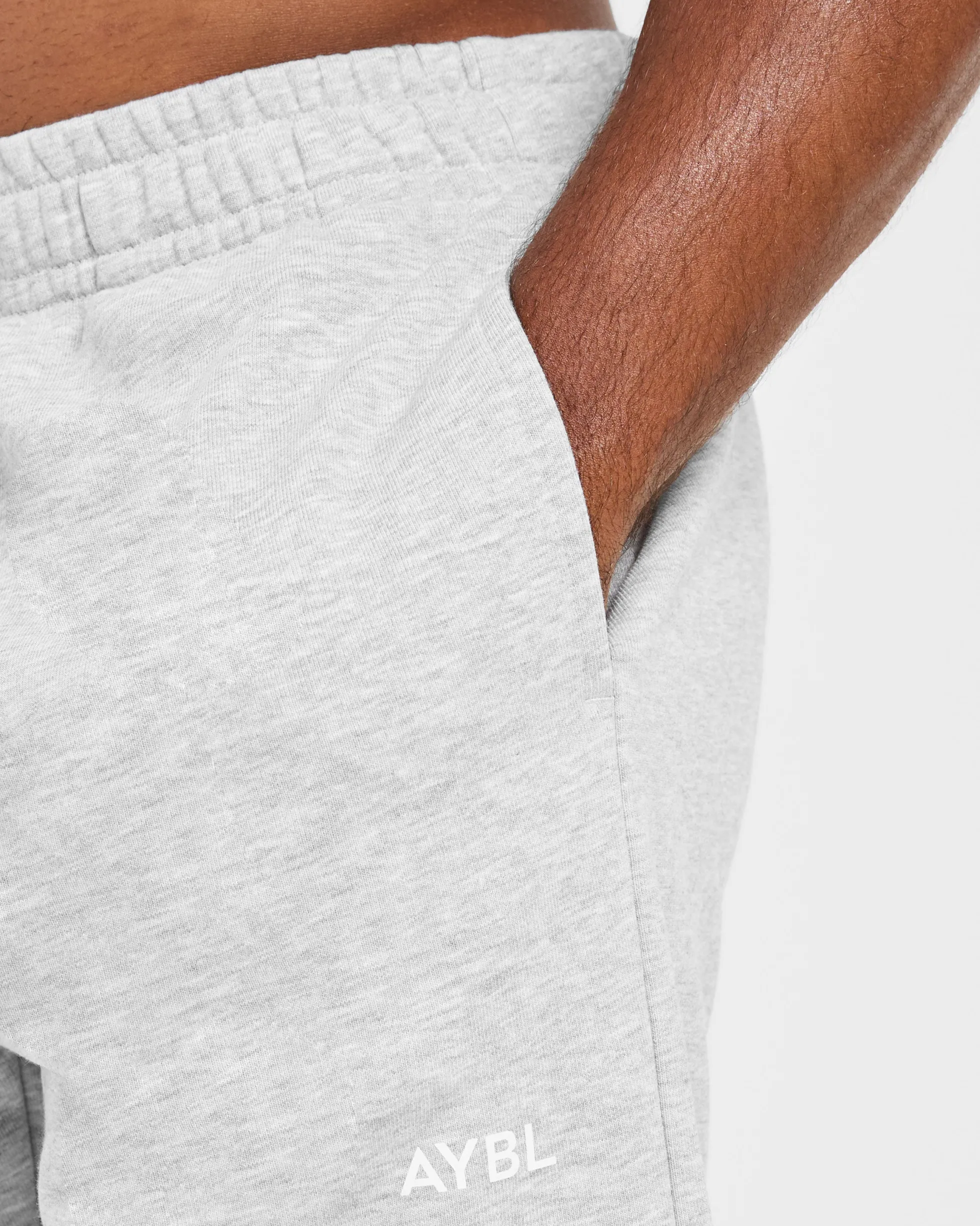 Essential Lightweight 7" Shorts