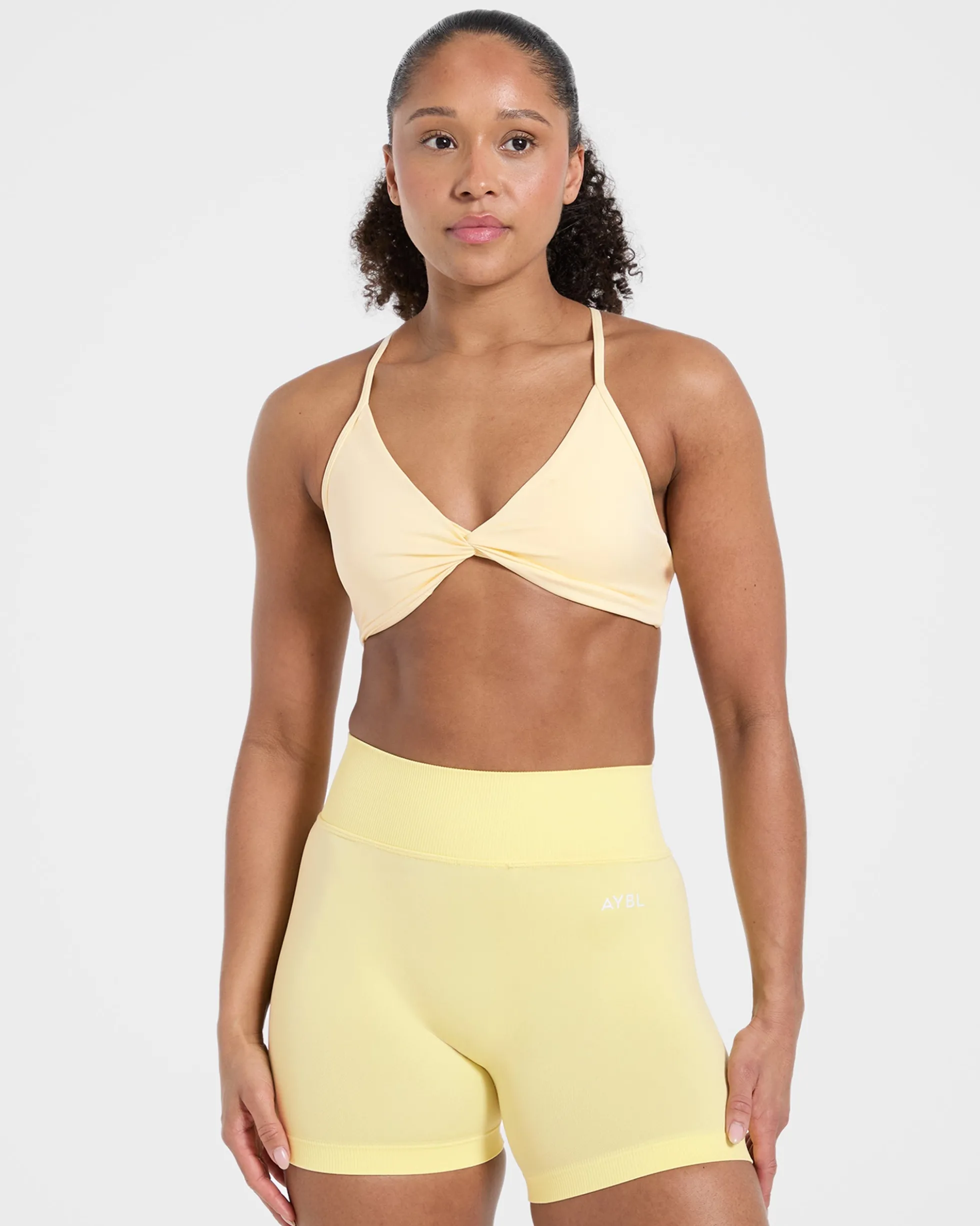 Essential Twist Crossback Sports Bra