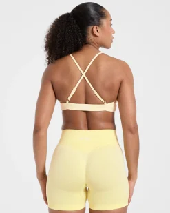 Essential Twist Crossback Sports Bra