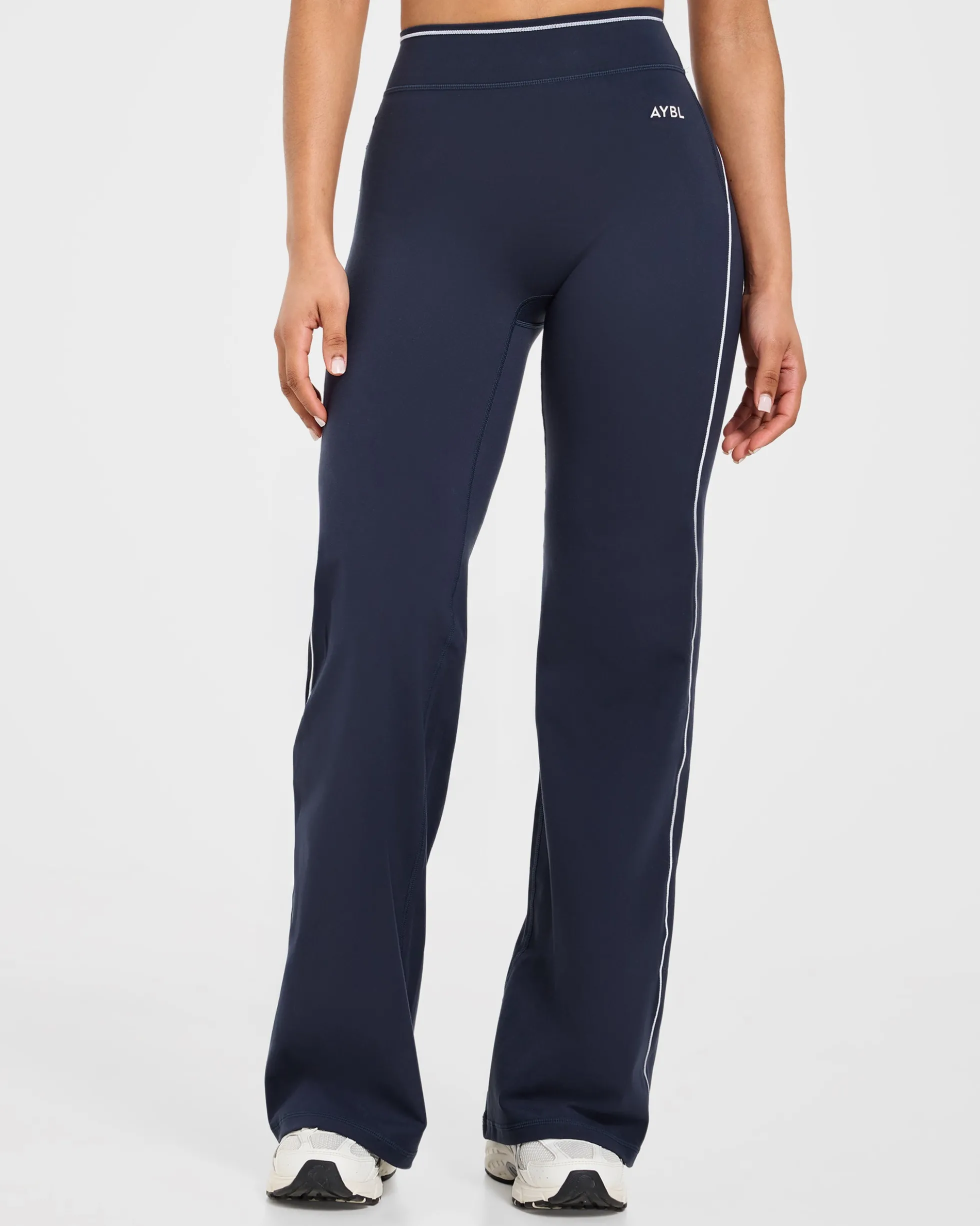 Form Flared Leggings